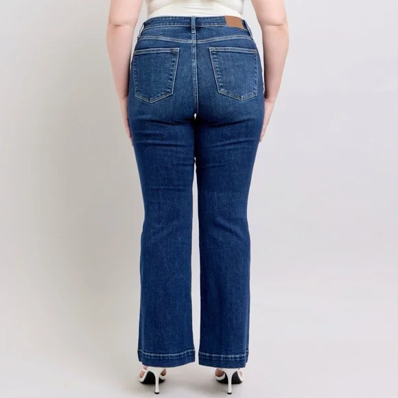 Judy Blue Full Size High Rise Flare Jeans with Pockets Plus Size - Picture 2 of 16